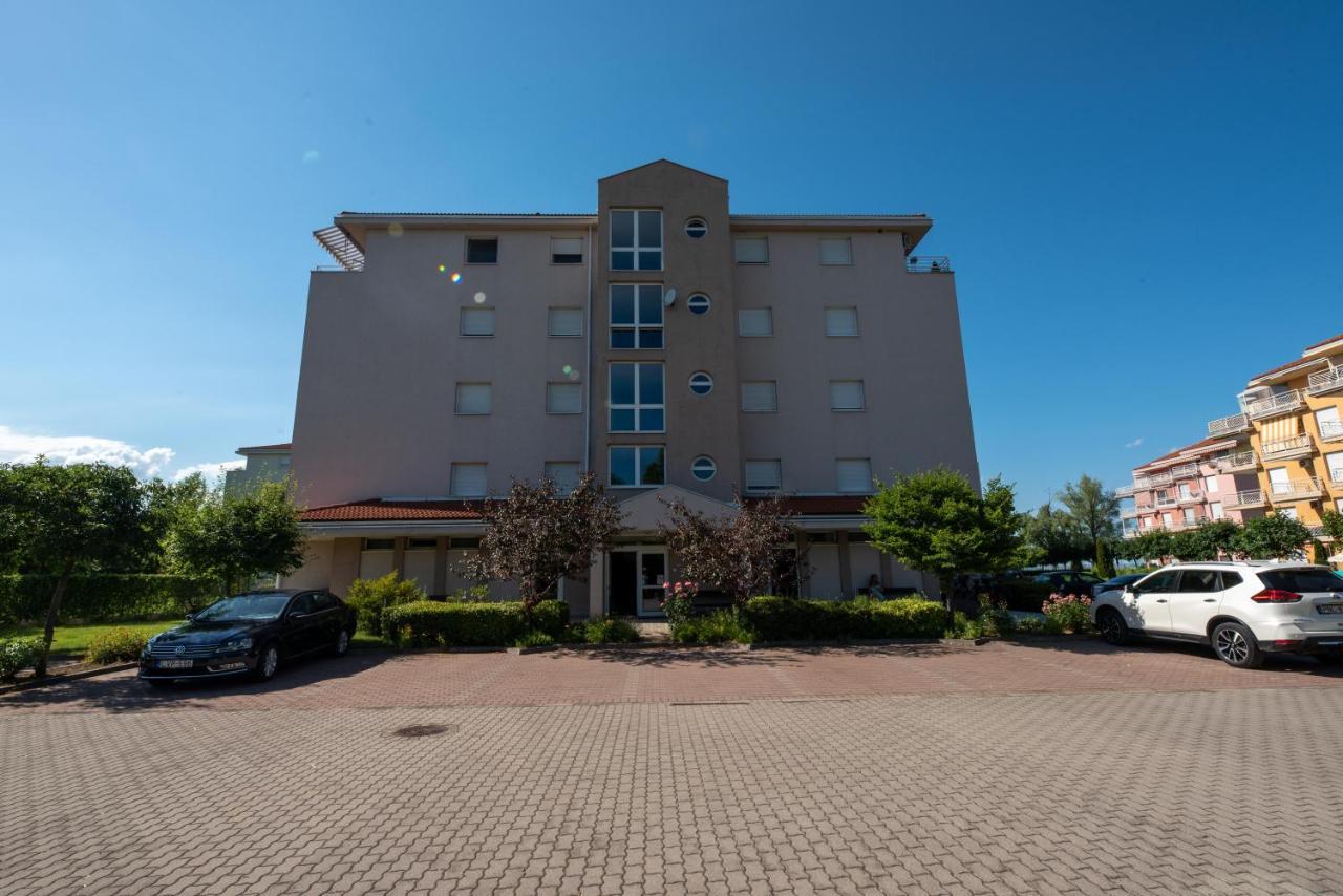 Lakeside Family Apartment Сиофок Екстериор снимка