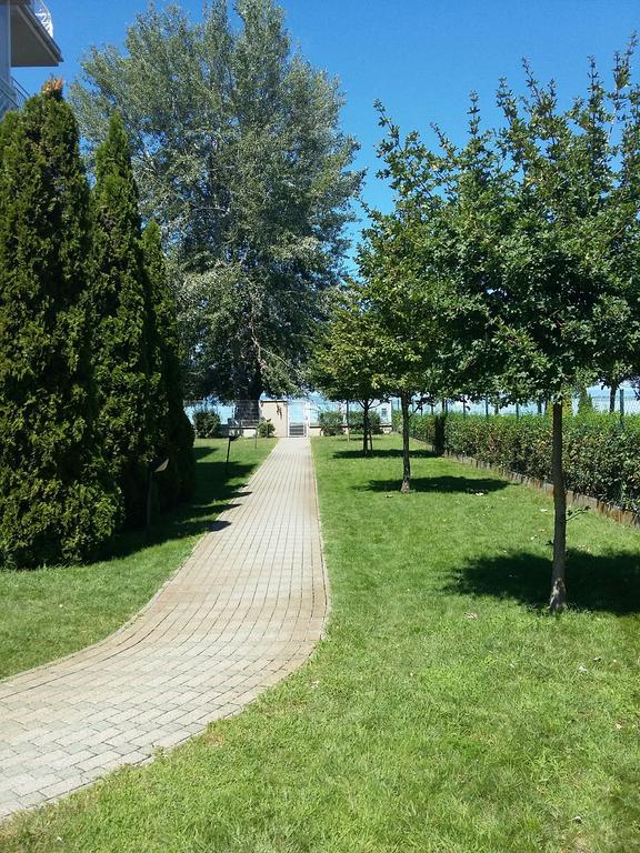 Lakeside Family Apartment Сиофок Стая снимка