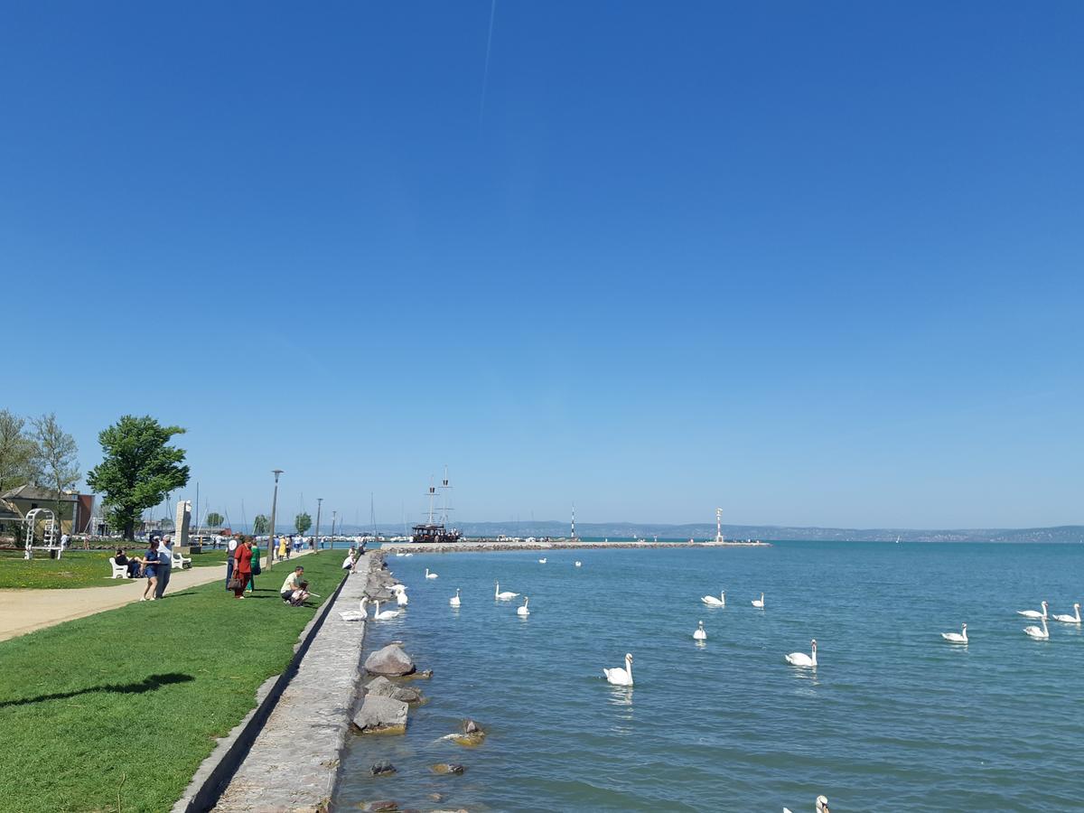 Lakeside Family Apartment Сиофок Екстериор снимка