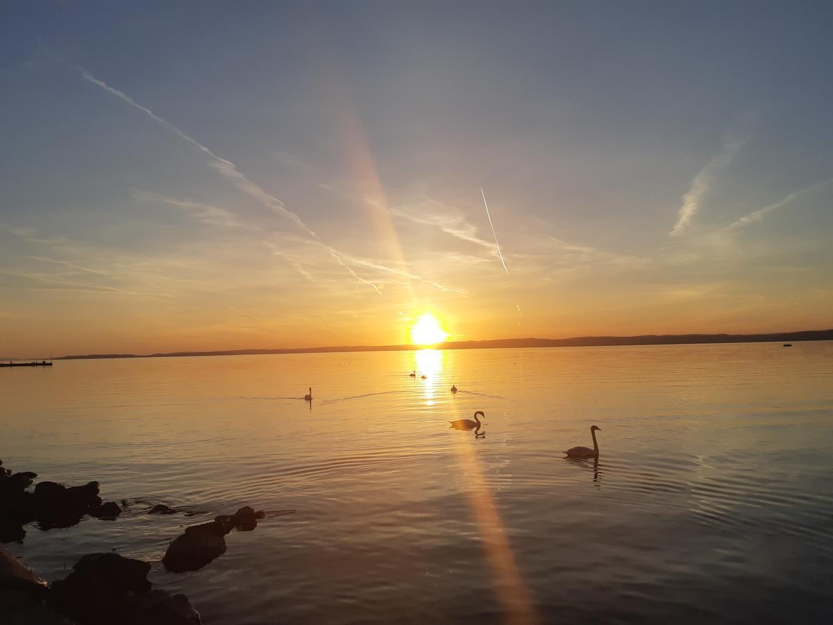 Lakeside Family Apartment Сиофок Екстериор снимка