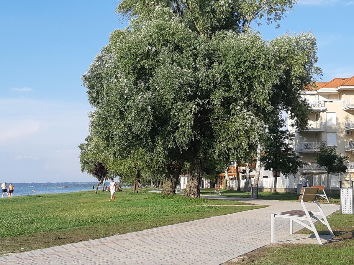 Lakeside Family Apartment Сиофок Екстериор снимка