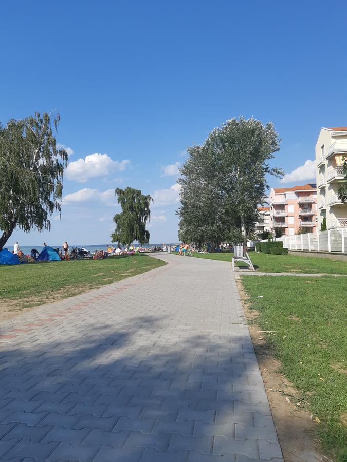 Lakeside Family Apartment Сиофок Екстериор снимка